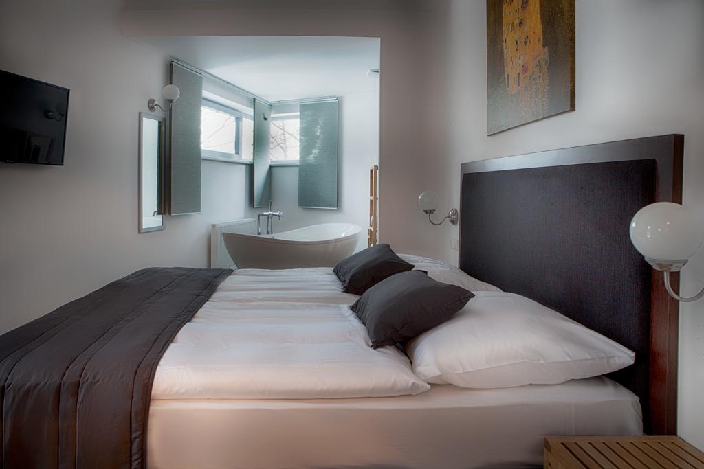 Hotel Koruna Chlumec nad Cidlinou Bagian luar foto