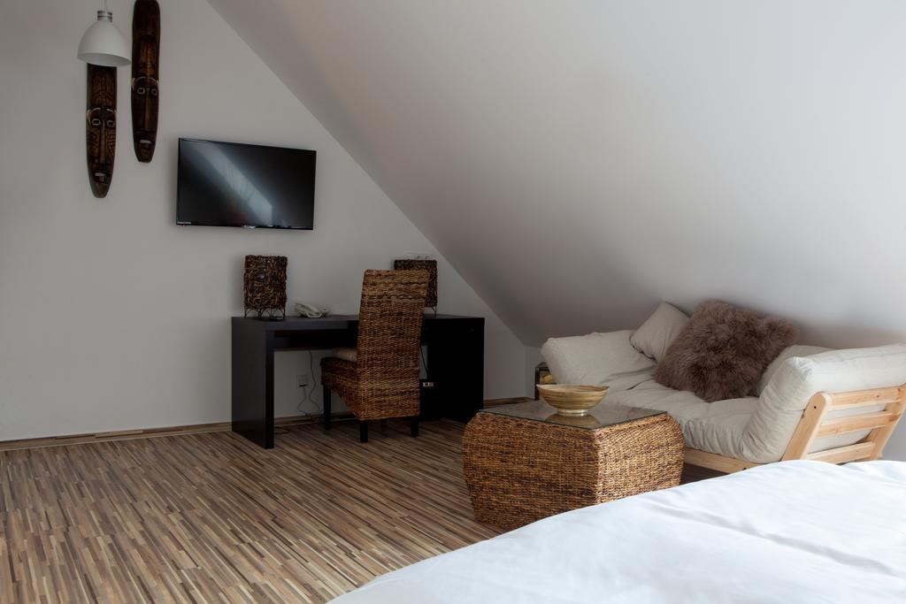 Hotel Koruna Chlumec nad Cidlinou Bagian luar foto