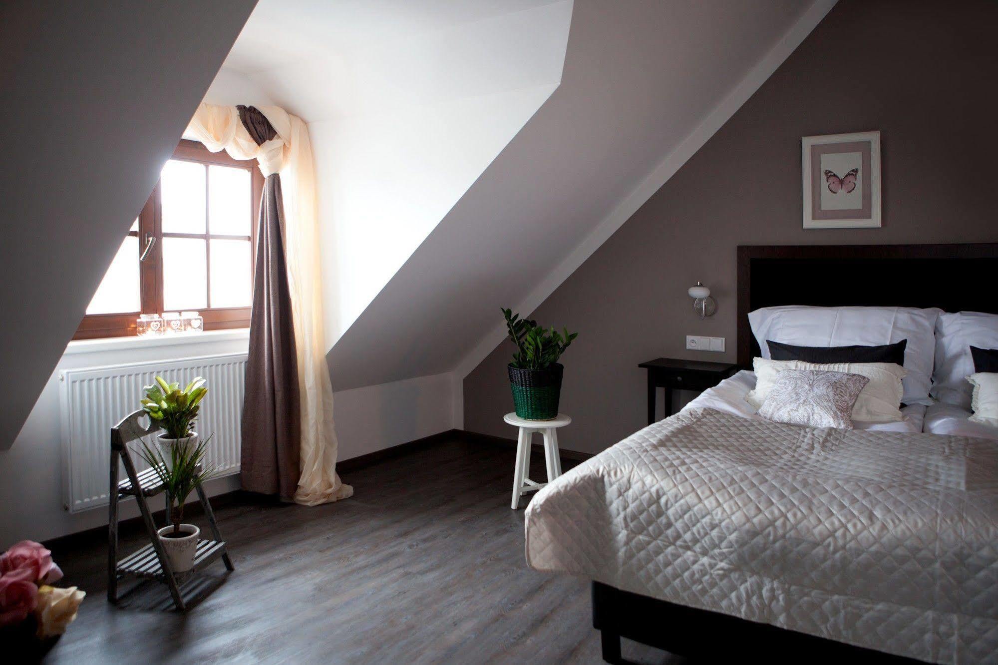 Hotel Koruna Chlumec nad Cidlinou Bagian luar foto